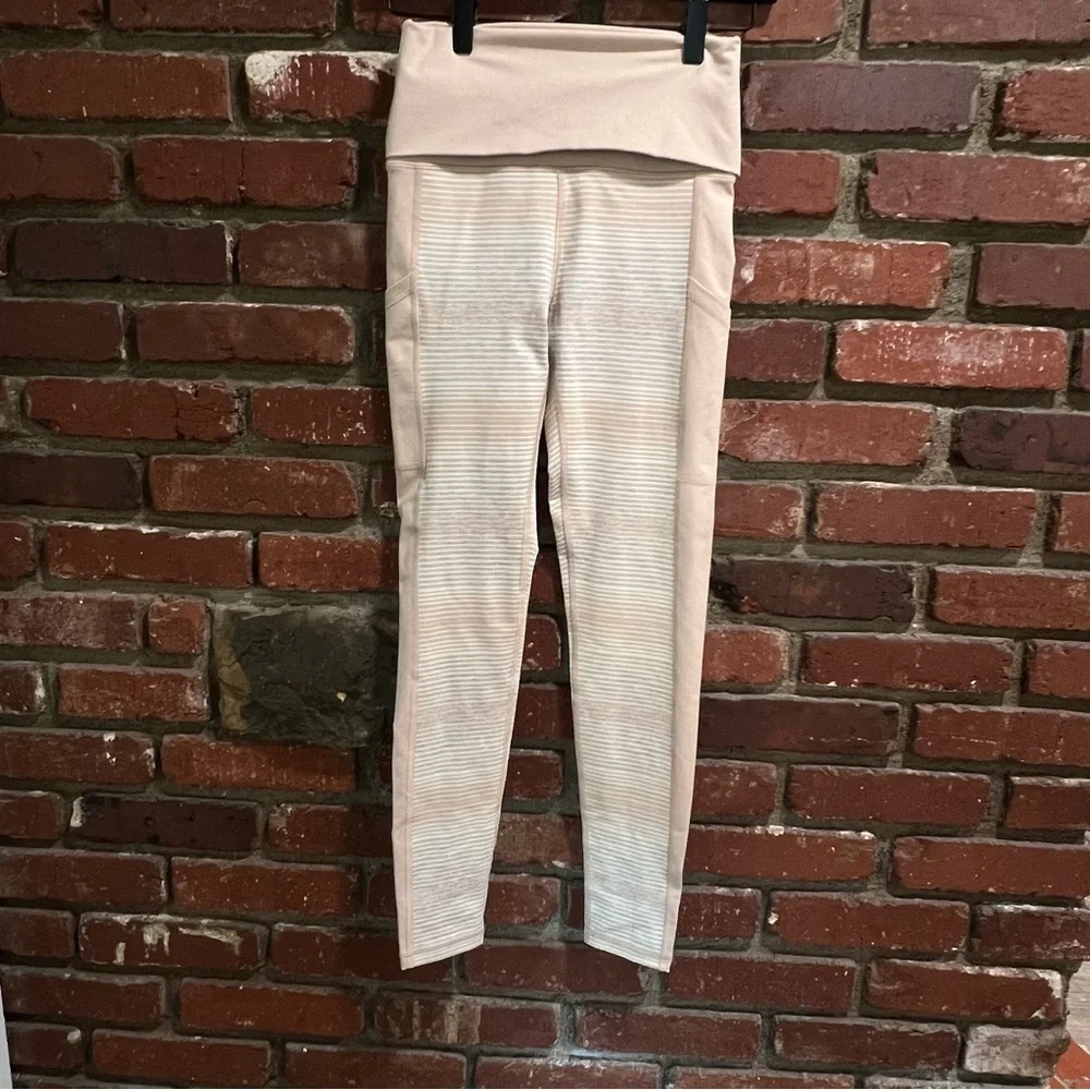 Offline by Aerie women's The‎ Hugger Foldover legging high rise small beige NWOT - Picture 2 of 15